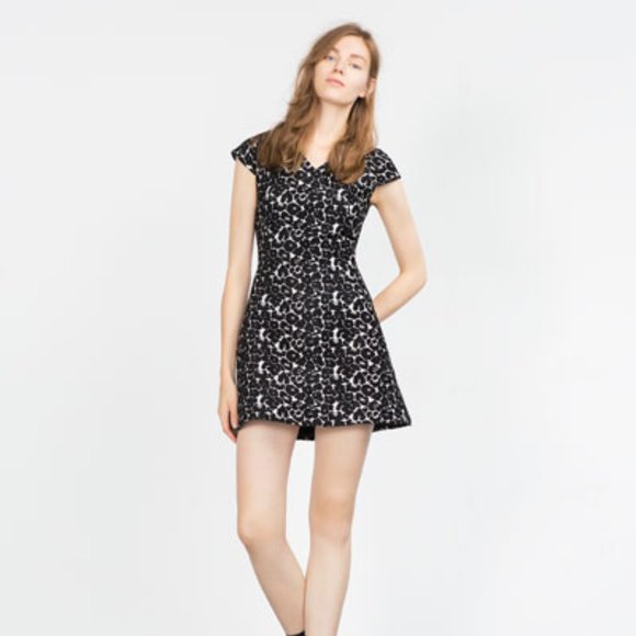 Zara Dresses & Skirts - Zara Medium Capped Sleeve V Neck Animal Print Mini Dress
